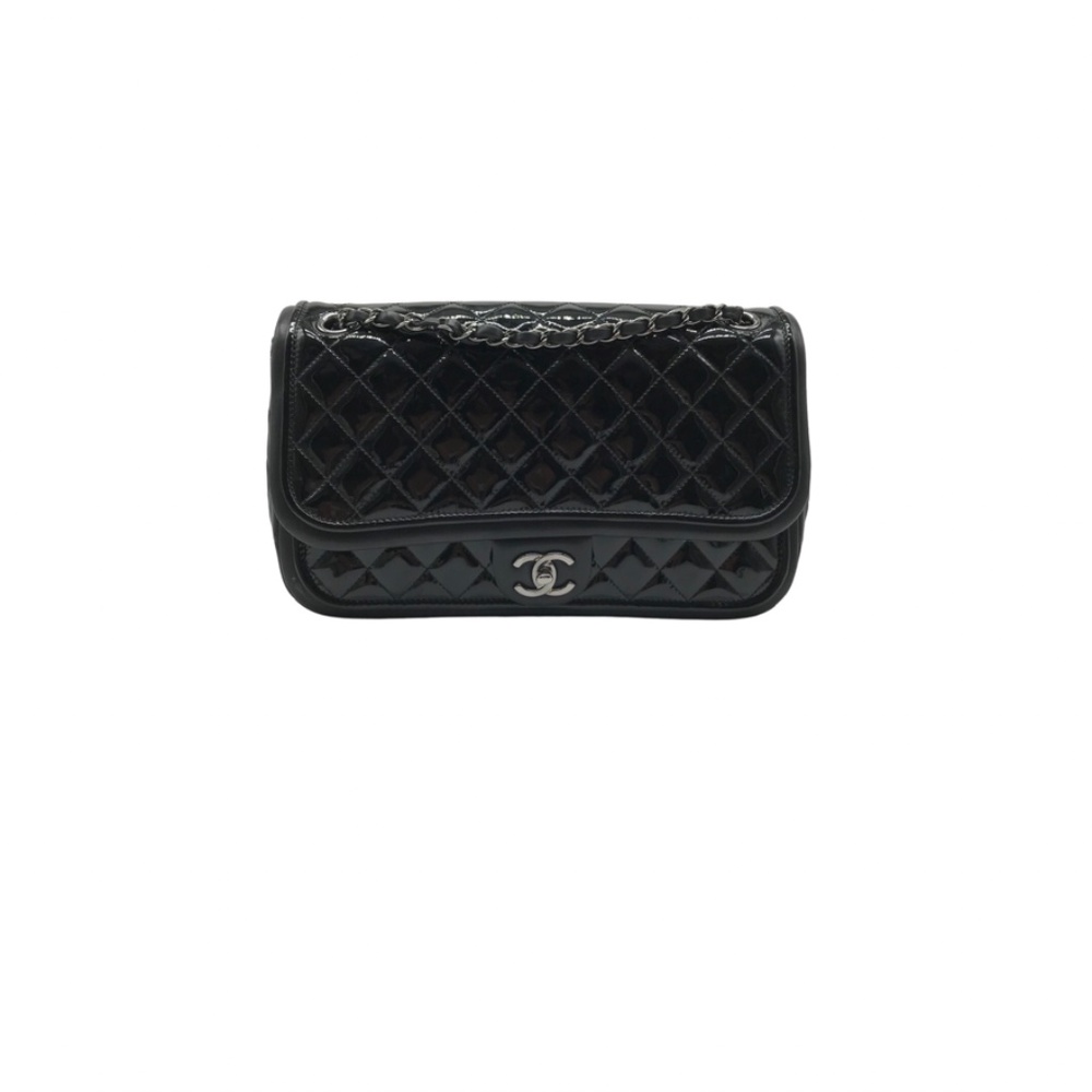 ❤️SOLD❤️Chanel Classic Flap Medium Quilted Patent Leather